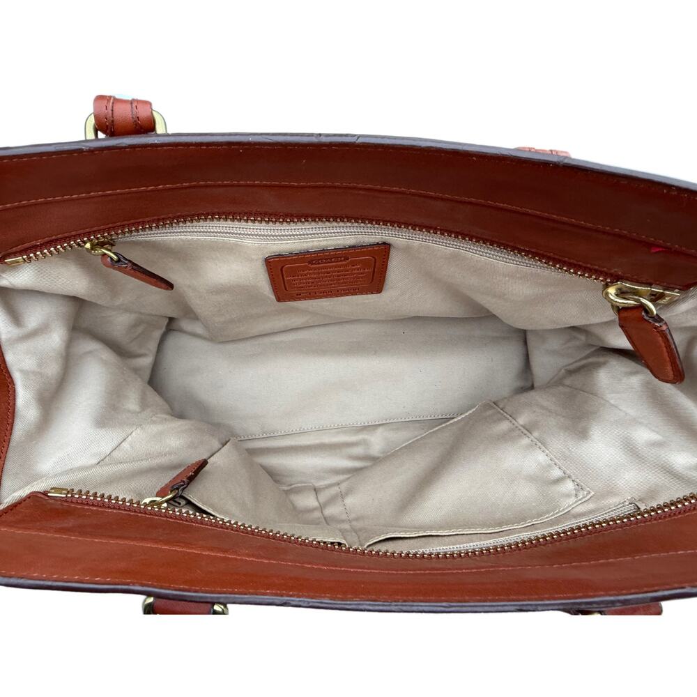 Coach bag with zipper and tassel in Carmel brown - Picture 2 of 5